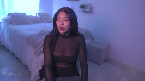 schedule 300 pm - 1100pm colombia time online show from 7, 2, 2025