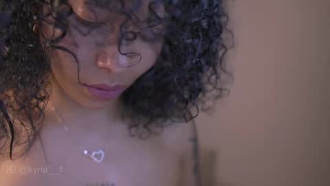 schedule 300 pm - 1100pm colombia time online show from 15, 2, 2025