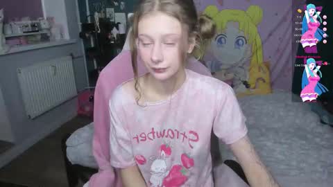 Snapshot of l1ttlekiki chatting on 2, 10, 2025 Sara online show from 2, 10, 2025