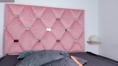 Snapshot of la_diabla8 chatting on 22, 10, 2025 Daniela online show from 22, 10, 2025