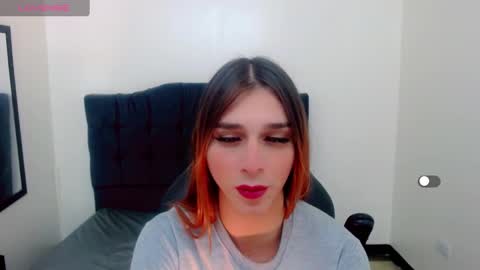 Snapshot of la_ratona_1 chatting on 6, 1, 2025 AriSaray online show from 6, 1, 2025