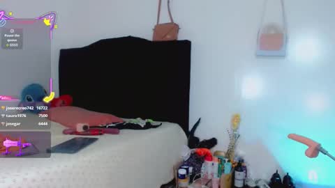 Snapshot of la_ratona_1 chatting on 18, 10, 2025 AriSaray online show from 18, 10, 2025