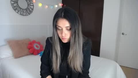 Snapshot of la_rola_ chatting on 6, 6, 2026 Catalina online show from 6, 6, 2026