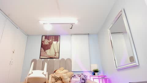 Cris  online show from 2, 2, 2025