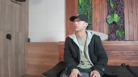 labrinthteasing online show from 7, 3, 2026