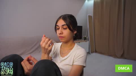Snapshot of labubaby chatting on 15, 9, 2025 Mai online show from 15, 9, 2025