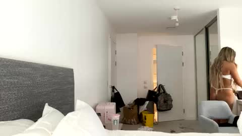 Lacey  online show from 28, 4, 2026