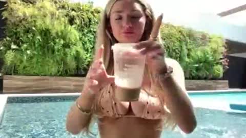 Lacey Thomas online show from 10, 10, 2025