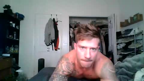 Snapshot of lacrioxcum18 chatting on 5, 11, 2025 lacrioxcum18 online show from 5, 11, 2025