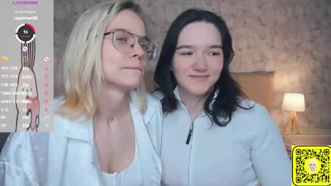 Snapshot of lacyedison chatting on 3, 6, 2026 Violet and Isabel online show from 3, 6, 2026