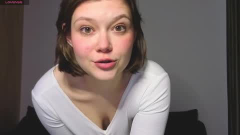 lady_birdd online show from 13, 4, 2026