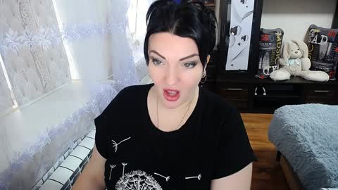 lady_boom_ online show from 28, 1, 2025