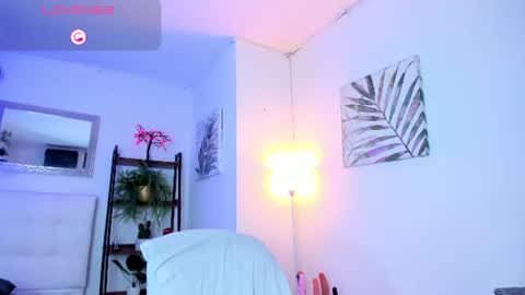 Snapshot of lady_hellen chatting on 25, 6, 2026 online show from 25, 6, 2026