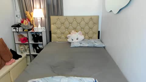 lady_moriseth online show from 11, 1, 2025