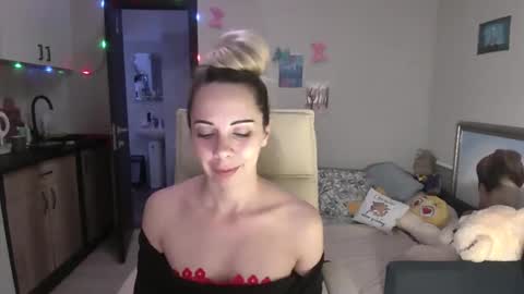 Snapshot of lady_smile69 chatting on 25, 10, 2025 lady_smile69 online show from 25, 10, 2025