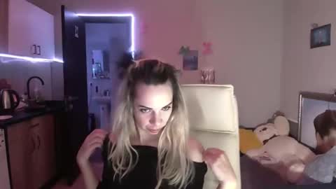 lady_smile69 online show from 24, 11, 2025