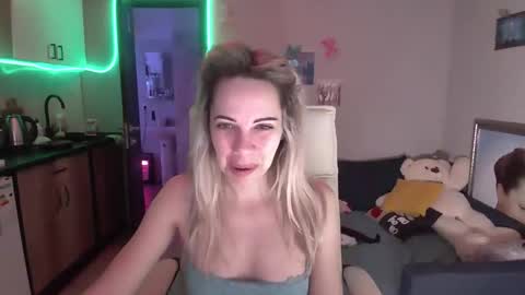 lady_smile69 online show from 4, 12, 2025