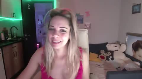 lady_smile69 online show from 5, 12, 2025