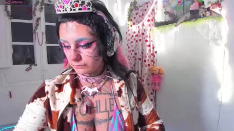 Mia online show from 2, 12, 2025