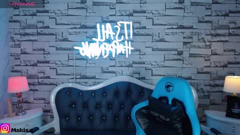 Lady Violet Bridgerton online show from 31, 12, 2024