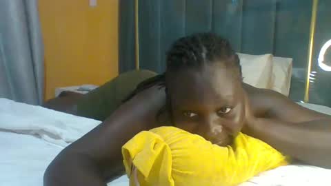 Snapshot of ladyblossoms19 chatting on 20, 4, 2026 lindah32 online show from 20, 4, 2026