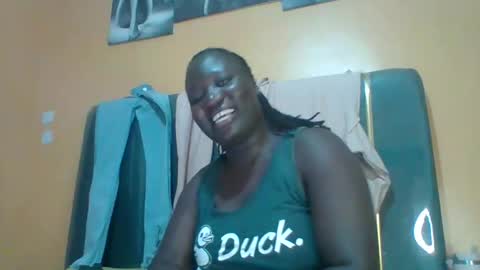 Snapshot of ladyblossoms19 chatting on 26, 4, 2026 lindah32 online show from 26, 4, 2026