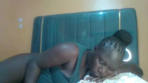 Snapshot of ladyblossoms19 chatting on 6, 5, 2026 lindah32 online show from 6, 5, 2026