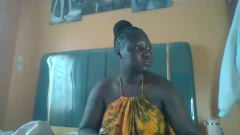 Snapshot of ladyblossoms19 chatting on 13, 5, 2026 lindah32 online show from 13, 5, 2026