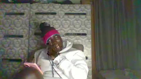 Snapshot of ladyblossoms19 chatting on 5, 7, 2026 lindah32 online show from 5, 7, 2026