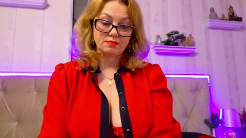 Snapshot of ladyjeen chatting on 9, 5, 2026 Lady Jeen Back on Sunday 8th of December online show from 9, 5, 2026