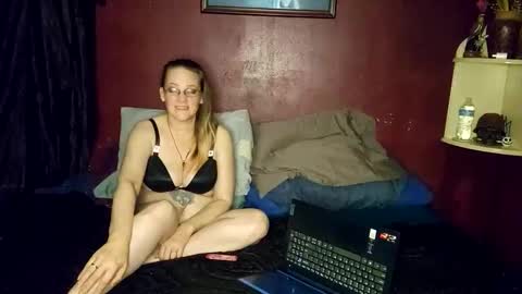 Snapshot of ladykiva_n_hubz chatting on 12, 10, 2025 ladykiva_n_hubz online show from 12, 10, 2025