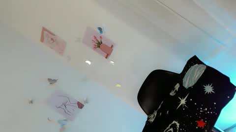 Snapshot of ladylove28 chatting on 28, 4, 2026 its Katniss online show from 28, 4, 2026