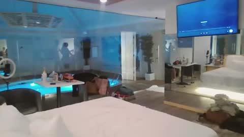 Snapshot of ladylux625 chatting on 8, 1, 2026 luxandleo online show from 8, 1, 2026