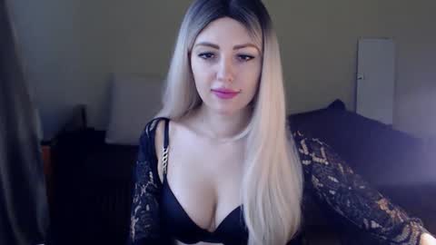 Monika online show from 6, 2, 2025