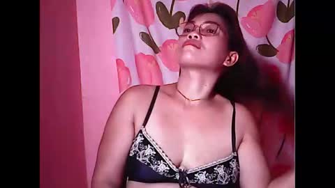 Snapshot of ladysweet4u69 chatting on 8, 6, 2026 ladysweet4u69 online show from 8, 6, 2026