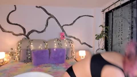 Lady  online show from 4, 12, 2025