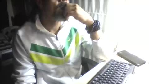 Snapshot of lagenovadura chatting on 26, 5, 2026 La Genova esta Dura beard boy male dick mastubate latinosexy latinohot latino glasses mature strong stronglegs online show from 26, 5, 2026