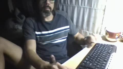 Snapshot of lagenovadura chatting on 28, 6, 2026 La Genova esta Dura beard boy male dick mastubate latinosexy latinohot latino glasses mature strong stronglegs online show from 28, 6, 2026