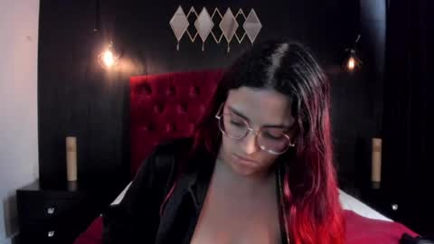 Snapshot of laia_jonees chatting on 29, 4, 2026 Laia online show from 29, 4, 2026