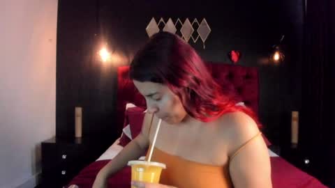 Snapshot of laia_jonees chatting on 7, 5, 2026 Laia online show from 7, 5, 2026
