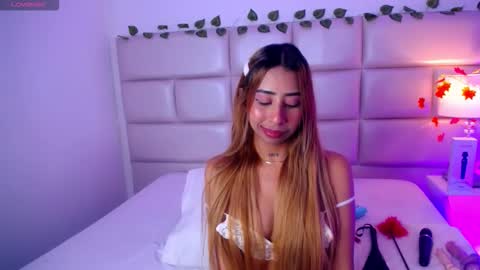 Snapshot of lailastilwills chatting on 7, 11, 2025 Laila Stilwills online show from 7, 11, 2025