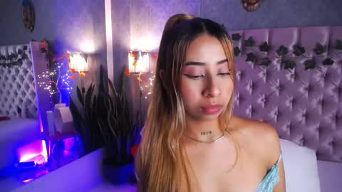 Snapshot of lailastilwills chatting on 11, 11, 2025 Laila Stilwills online show from 11, 11, 2025