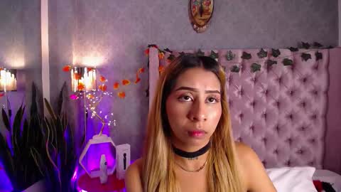 Snapshot of lailastilwills chatting on 22, 11, 2025 Laila Stilwills online show from 22, 11, 2025