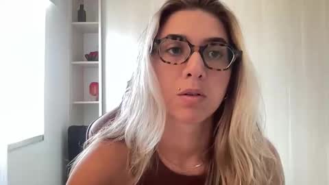 Snapshot of lailayourangel chatting on 19, 12, 2025 lailayourangel online show from 19, 12, 2025