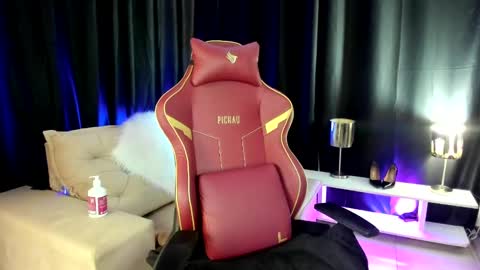 LaisFantasy online show from 17, 2, 2025