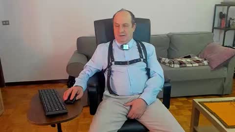 Snapshot of lajose52 chatting on 28, 11, 2025 lajose52 online show from 28, 11, 2025