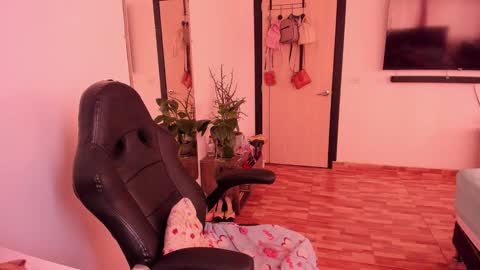 Snapshot of lalanaughty1 chatting on 16, 12, 2024 Sofi online show from 16, 12, 2024