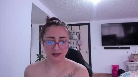 Snapshot of lalanaughty1 chatting on 5, 1, 2025 Sofi online show from 5, 1, 2025
