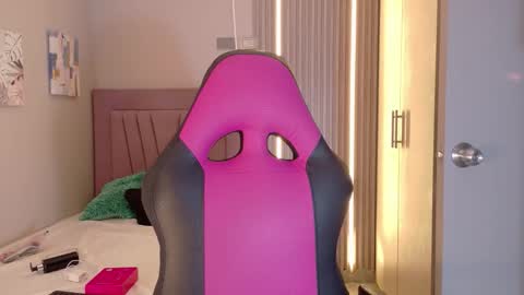 Laura online show from 26, 11, 2025