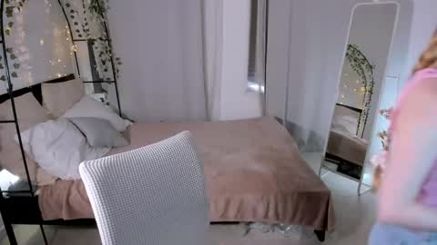 Snapshot of laly_peach chatting on 9, 6, 2026 Laly online show from 9, 6, 2026